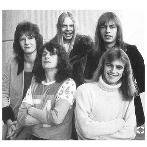 You want to get close to me
The feeling so clear